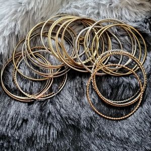 Set of bangle bracelets